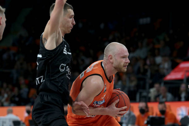 虽贡献助攻 虽贡献助攻